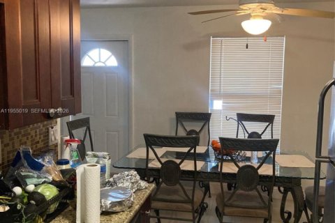 Villa ou maison à louer à Deerfield Beach, Floride: 3 chambres, 130.71 m2 № 2010935 - photo 3