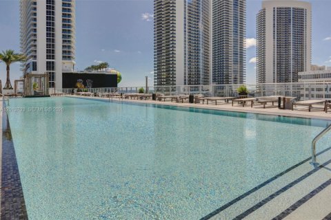 Condo in Hollywood, Florida, 1 bedroom  № 2300578 - photo 26