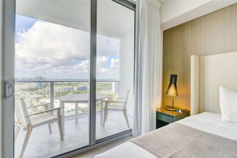 Condo in Hollywood, Florida, 1 bedroom  № 2300578 - photo 17