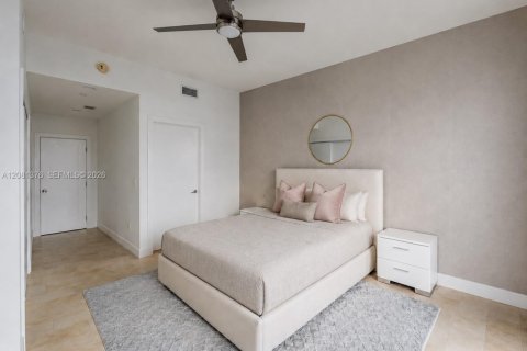 Condo in Miami, Florida, 4 bedrooms  № 2339958 - photo 23