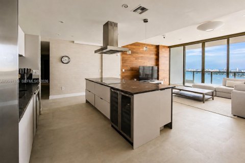 Condo in Miami, Florida, 4 bedrooms  № 2339958 - photo 19