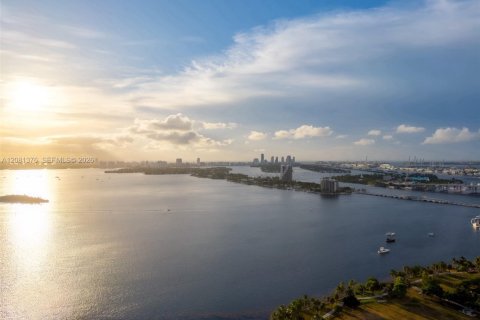Condo in Miami, Florida, 4 bedrooms  № 2339958 - photo 5