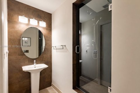 Condo in Miami, Florida, 4 bedrooms  № 2339958 - photo 30