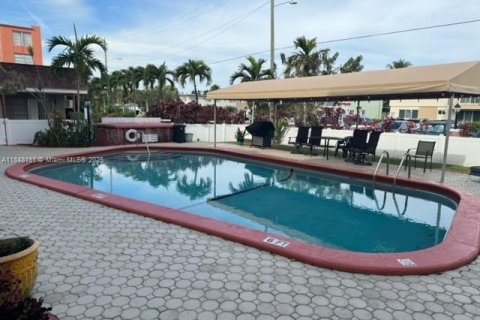 Снять в аренду кондоминиум в Норт-Майами-Бич, Флорида 1 спальня, № 1958026 - фото 7