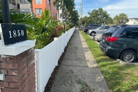 Снять в аренду кондоминиум в Норт-Майами-Бич, Флорида 1 спальня, № 1958026 - фото 4