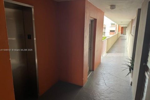 Снять в аренду кондоминиум в Норт-Майами-Бич, Флорида 1 спальня, № 1958026 - фото 14