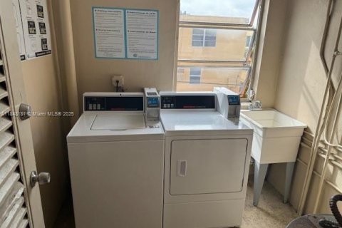 Снять в аренду кондоминиум в Норт-Майами-Бич, Флорида 1 спальня, № 1958026 - фото 15