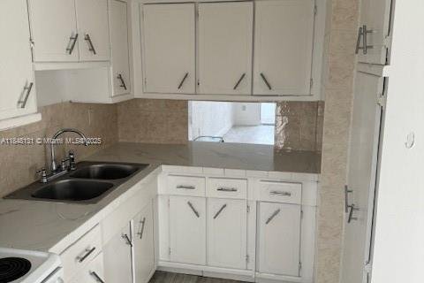 Снять в аренду кондоминиум в Норт-Майами-Бич, Флорида 1 спальня, № 1958026 - фото 19