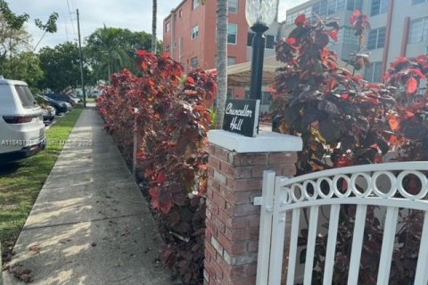 Снять в аренду кондоминиум в Норт-Майами-Бич, Флорида 1 спальня, № 1958026 - фото 5