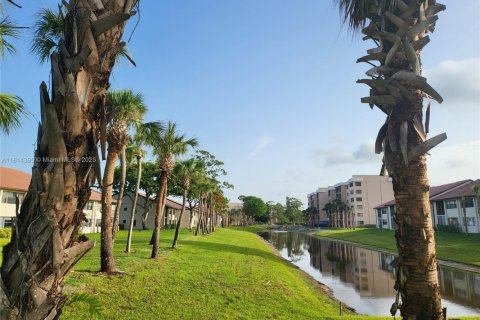 Condo in Lake Worth, Florida, 1 bedroom  № 1763154 - photo 12