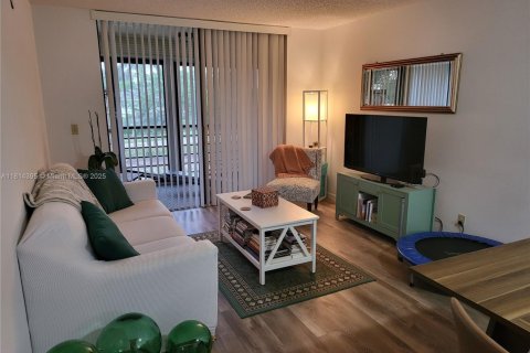 Condo in Lake Worth, Florida, 1 bedroom  № 1763154 - photo 4