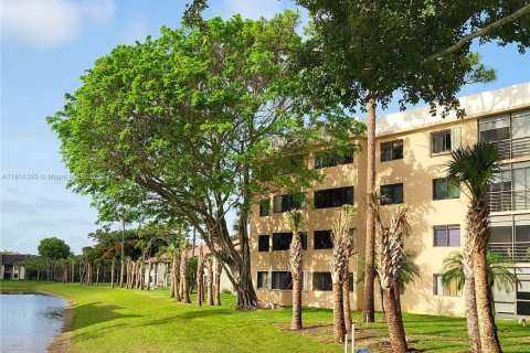 Condo in Lake Worth, Florida, 1 bedroom  № 1763154 - photo 11