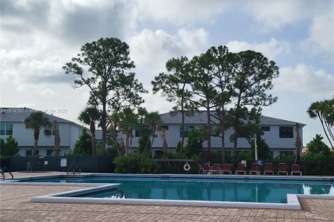 Condo in Lake Worth, Florida, 1 bedroom  № 1763154 - photo 18
