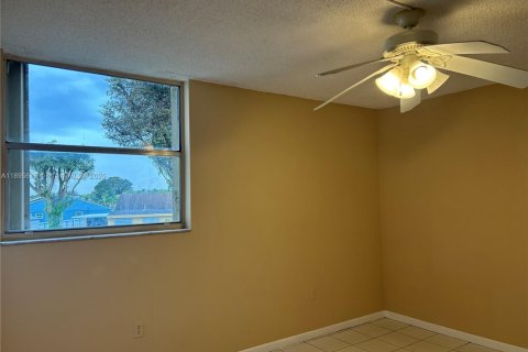 Copropriété à vendre à Miami, Floride: 2 chambres, 100.89 m2 № 2014232 - photo 11