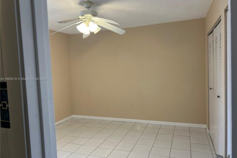 Copropriété à vendre à Miami, Floride: 2 chambres, 100.89 m2 № 2014232 - photo 12