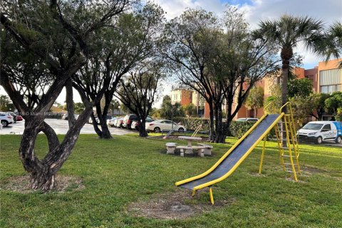 Copropriété à vendre à Miami, Floride: 2 chambres, 100.89 m2 № 2014232 - photo 18