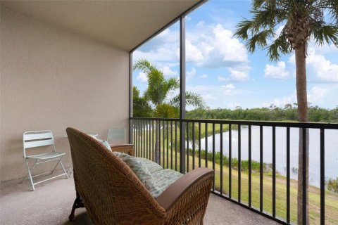 Condo in Bradenton, Florida, 2 bedrooms in LAKEWOOD NATIONAL  № 2202747 - photo 25