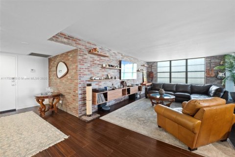 Condo in Sunny Isles Beach, Florida, 2 bedrooms  № 1863719 - photo 3