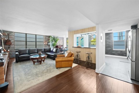 Condo in Sunny Isles Beach, Florida, 2 bedrooms  № 1863719 - photo 2
