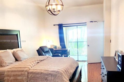 Купить кондоминиум в Пемброк-Пайнс, Флорида 2 спальни, 103.59м2, № 1998763 - фото 16