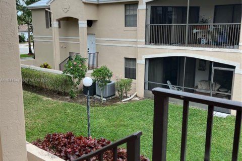 Купить кондоминиум в Пемброк-Пайнс, Флорида 2 спальни, 103.59м2, № 1998763 - фото 5