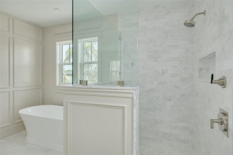 House in Saint Petersburg, Florida 5 bedrooms, 339.37 sq.m. № 1569864 - photo 25