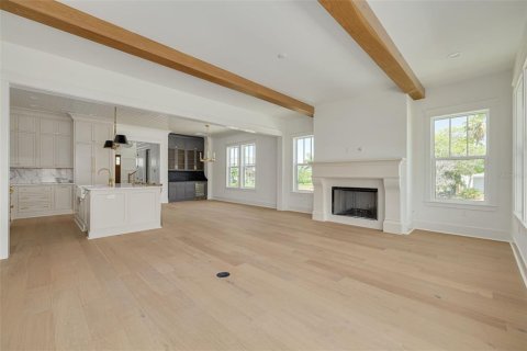 House in Saint Petersburg, Florida 5 bedrooms, 339.37 sq.m. № 1569864 - photo 12