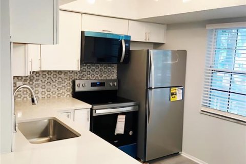 Condo in Dunedin, Florida, 2 bedrooms  № 1782649 - photo 4