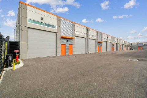 Commercial property in Tampa, Florida 111.48 sq.m. № 1815348 - photo 12