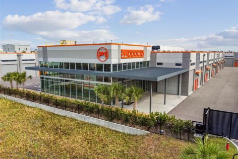 Commercial property in Tampa, Florida 111.48 sq.m. № 1815348 - photo 1