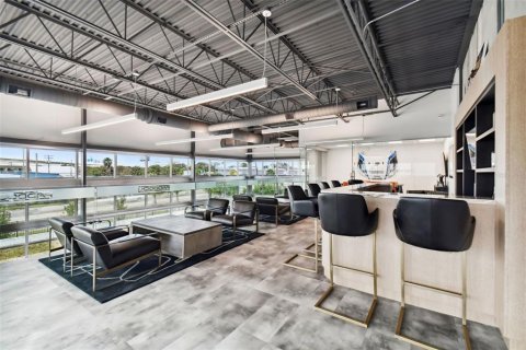 Commercial property in Tampa, Florida 111.48 sq.m. № 1815348 - photo 19