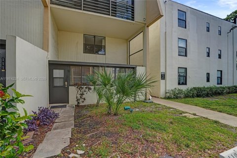 Townhouse in Aventura, Florida 3 bedrooms, 123.56 sq.m. № 2038397 - photo 23