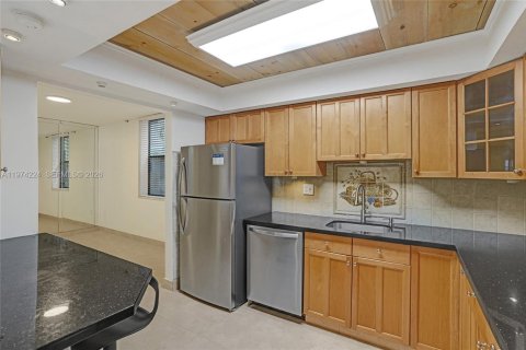 Townhouse in Aventura, Florida 3 bedrooms, 123.56 sq.m. № 2038397 - photo 2