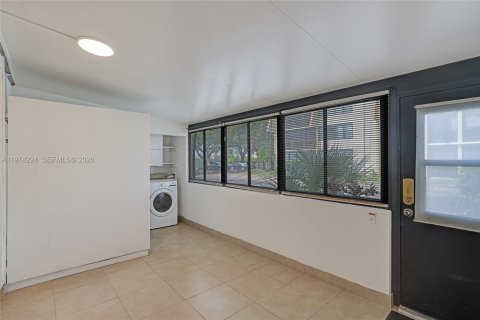 Townhouse in Aventura, Florida 3 bedrooms, 123.56 sq.m. № 2038397 - photo 21