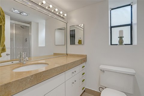 Townhouse in Aventura, Florida 3 bedrooms, 123.56 sq.m. № 2038397 - photo 16