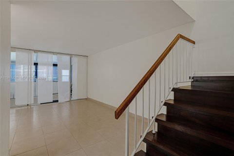 Townhouse in Aventura, Florida 3 bedrooms, 123.56 sq.m. № 2038397 - photo 9