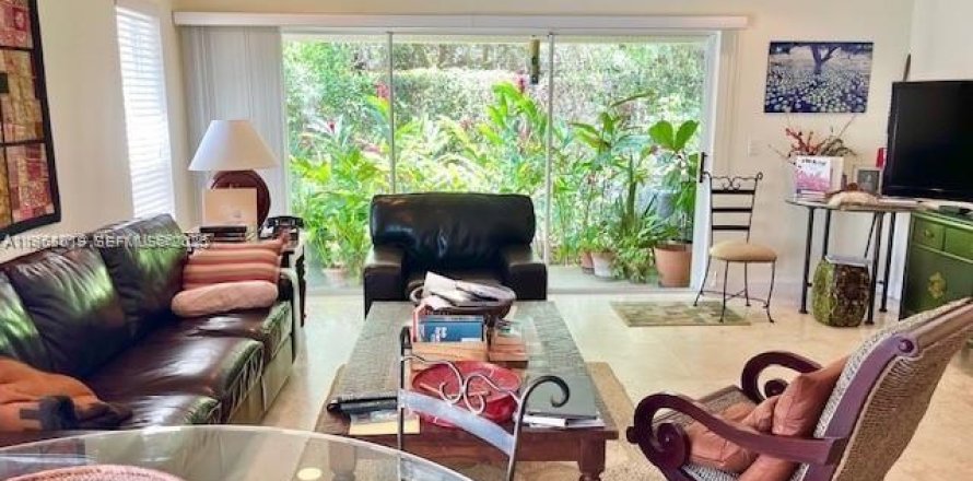 Таунхаус в Уэст-Палм-Бич, Флорида 3 спальни, 132.57м2 № 2029354