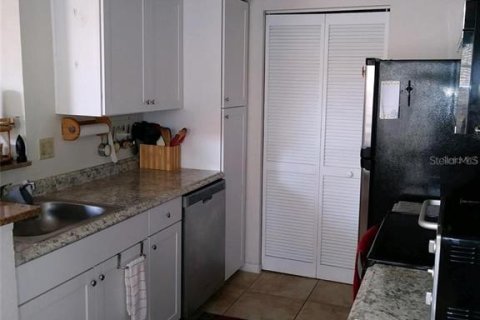 Condo in Orlando, Florida, 2 bedrooms  № 1536069 - photo 8