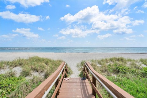 Condominio en Jupiter, Florida, 2 dormitorios  № 2054651