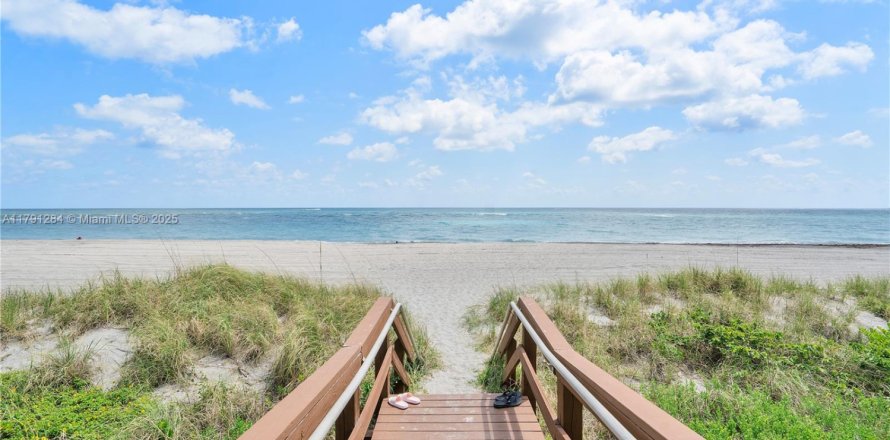 Condo in Jupiter, Florida, 2 bedrooms № 2054651