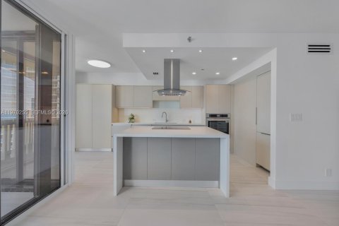 Condo in Aventura, Florida, 2 bedrooms  № 2089697 - photo 16