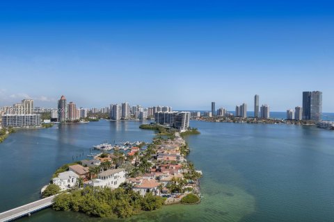 Condo in Aventura, Florida, 2 bedrooms № 2089697
