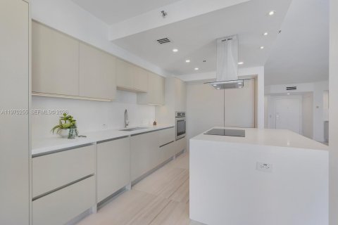 Condo in Aventura, Florida, 2 bedrooms  № 2089697 - photo 17