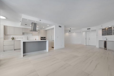 Condo in Aventura, Florida, 2 bedrooms  № 2089697 - photo 13