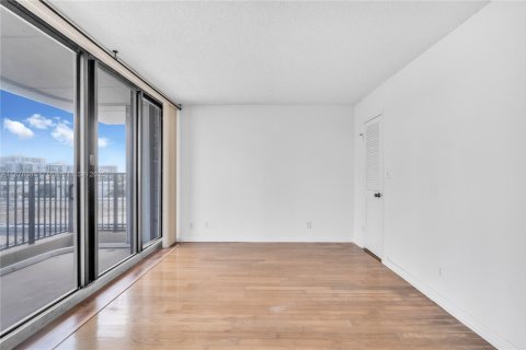 Condominio en alquiler en Hollywood, Florida, 2 dormitorios, 125.42 m2 № 1922450 - foto 21