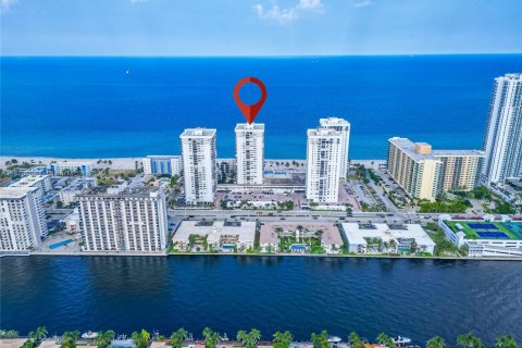 Condominio en alquiler en Hollywood, Florida, 2 dormitorios, 125.42 m2 № 1922450 - foto 7