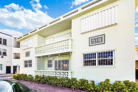 Condominio en venta en Miami Beach, Florida, 2 dormitorios, 75.72 m2 № 1713890 - foto 12