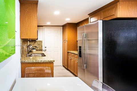 Condominio en venta en Miami Beach, Florida, 2 dormitorios, 75.72 m2 № 1713890 - foto 5
