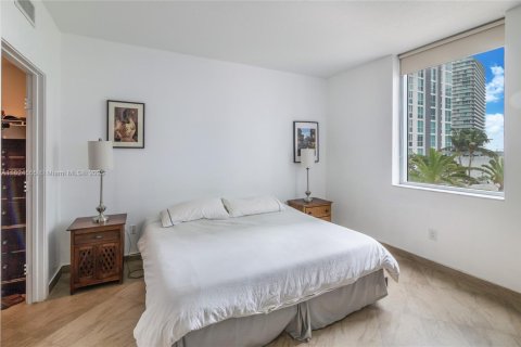 Condo in Miami, Florida, 1 bedroom  № 1792567 - photo 10