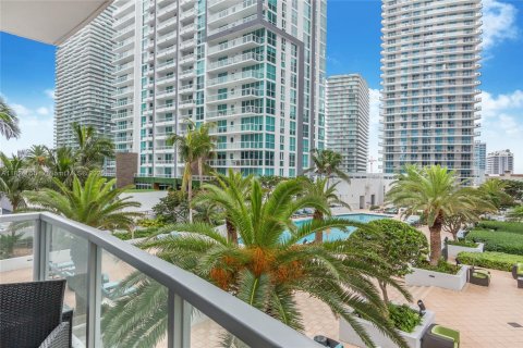 Condo in Miami, Florida, 1 bedroom  № 1792567 - photo 1